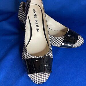 Anne Klein AK Sport Black White women's shoes 9.5